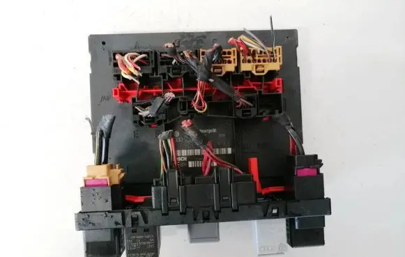 Volkswagen PASSAT B6 Fuse box set 3c0937049ae 05958522