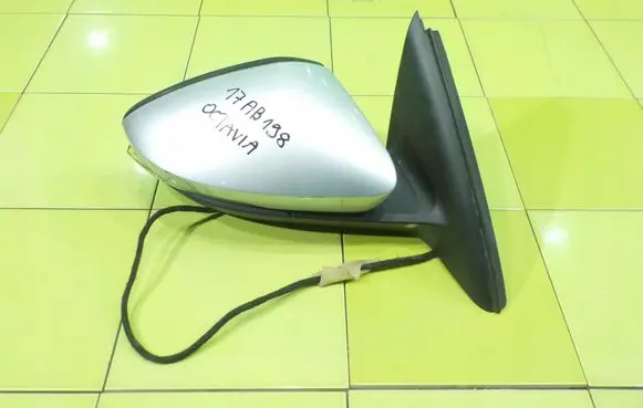 Skoda Octavia Mk3 (5E) Front door electric wing mirror PRAWE 17AB198