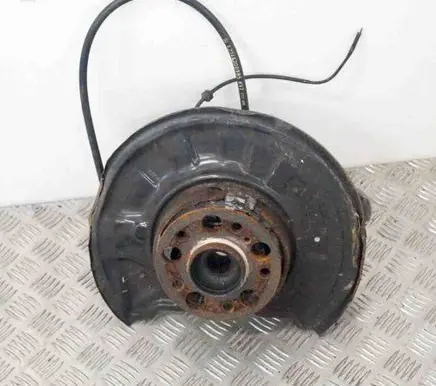 Mercedes-Benz C W204 Rear wheel hub A2044200985