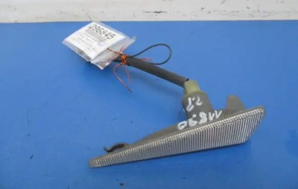 Renault Megane II Front fender indicator light