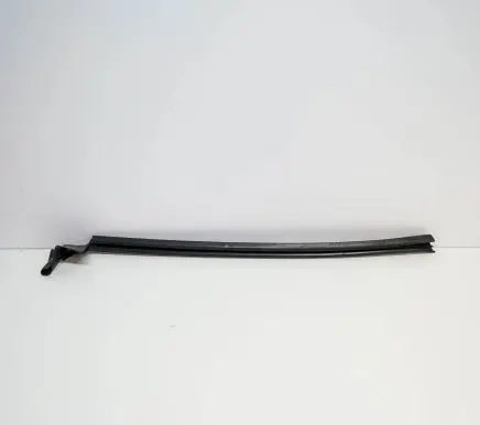 Volkswagen PASSAT CC Front door glass trim molding 3C8837471B