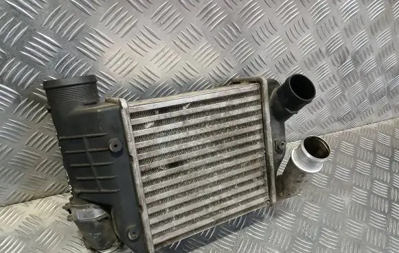 Audi A6 S6 C6 4F Intercooler air channel guide 