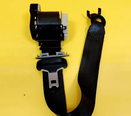 Renault Clio II Rear seatbelt 33039389