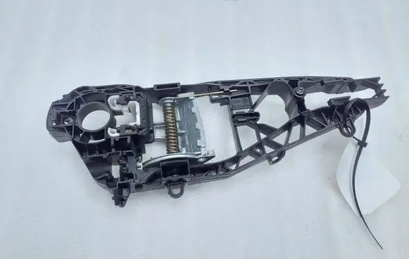 Rear door exterior handle/bracket