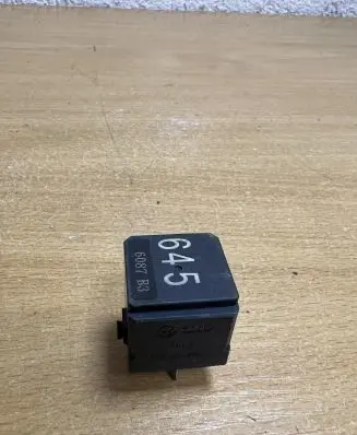 Mercedes-Benz C W203 Other relay 4RA007791 D9909