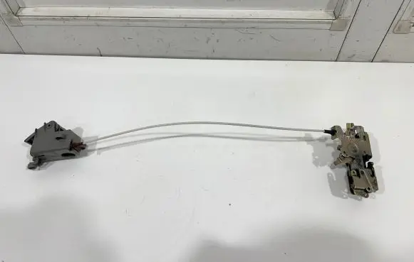 Volkswagen II LT Front door lock 901720