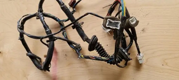 Nissan Almera Tino Front door wiring loom 24124BU403