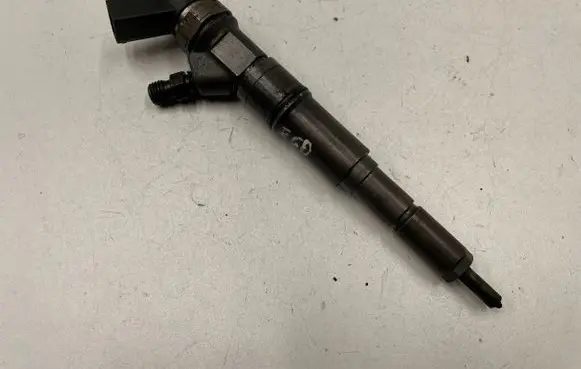 BMW 5 E60 E61 Fuel injector 0445110131