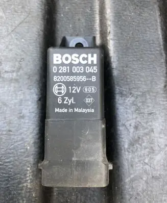 Infiniti FX Glow plug pre-heat relay 8200585956 0281003045 8200585956B