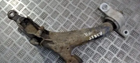 Lexus IS 220D-250-350 Front lower control arm/wishbone