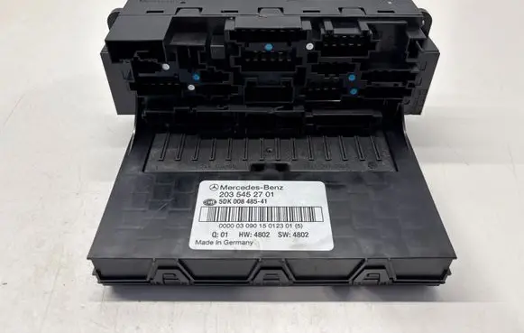 Mercedes-Benz C W203 Fuse module 2035452701 5DK00848541