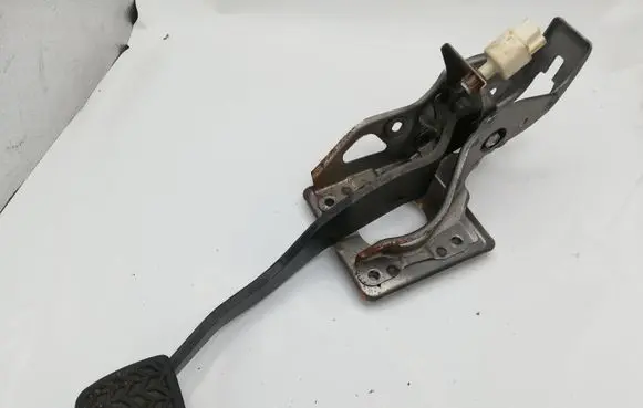 Toyota Avensis T250 Brake pedal NOCODE