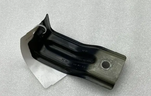 Volkswagen T-Roc Fender mounting bracket 2GA809471