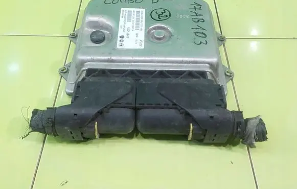 Opel Combo D Engine control unit/module 55255949