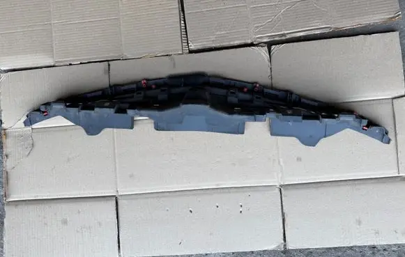Opel Insignia A Front bumper mounting bracket 22798560