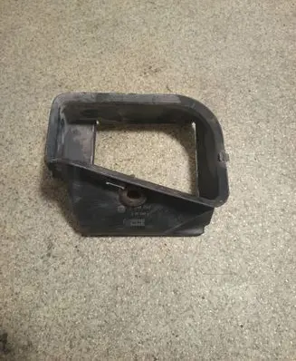 BMW 5 E39 Intercooler air channel guide 2246032