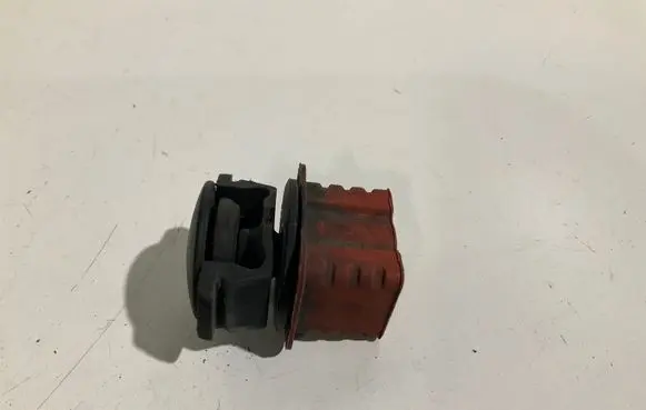 Mercedes-Benz E W211 Radiator mount bracket A2115040059
