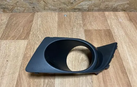 Subaru Legacy Front fog light trim/grill 57731AG670
