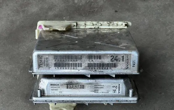 Volvo S60 Engine control unit/module 1T0002207 0281001776 P09472349