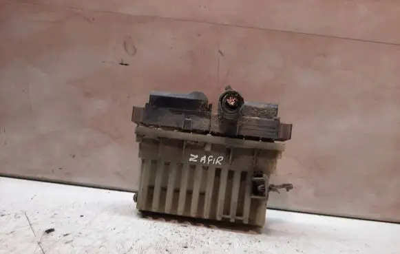 Coolant fan relay