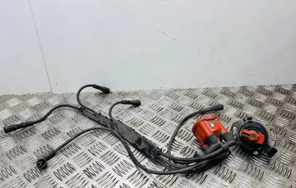 Volkswagen Polo III 6N 6N2 6NF Spark distributor 030905205AB