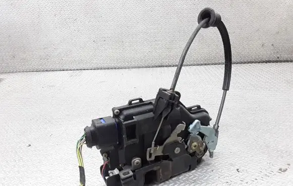Skoda Octavia Mk2 (1Z) Front door lock 3D2837016