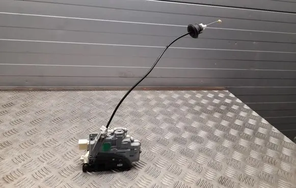 Porsche Cayenne (92A) Front door lock 8J1837016B