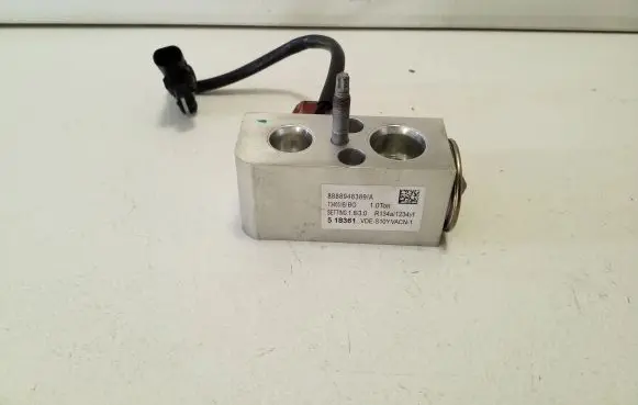 Volvo XC40 Air conditioning (A/C) expansion valve 8888948389A