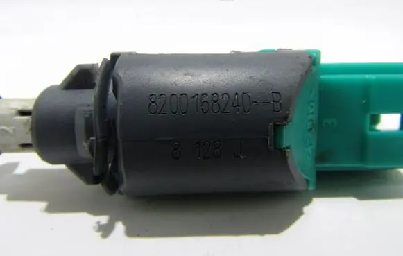 Clutch pedal sensor