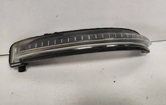 Nissan Qashqai Mirror indicator light 261604BA0B 232RRH 2015092505