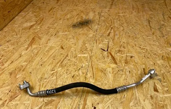 Air conditioning (A/C) pipe/hose