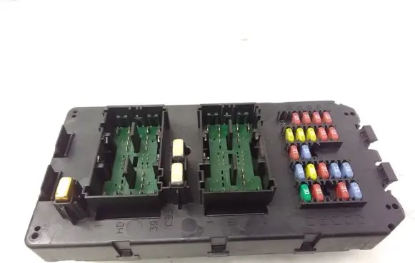 Jeep Grand Cherokee (WK) Fuse module 56050066AC 30959L