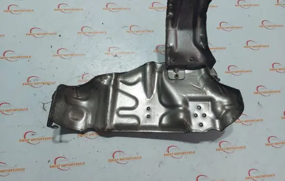 Mercedes-Benz C W204 Heat shield in engine bay A2710900334