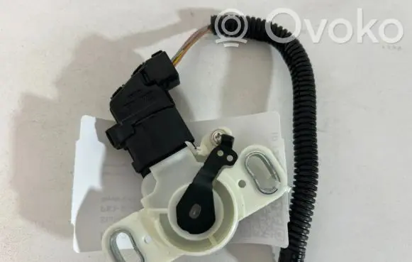 Toyota C-HR I Brake pedal sensor switch 8951047040