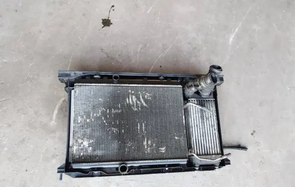 Peugeot 5008 Radiator support slam panel