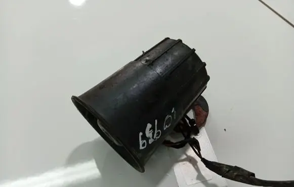 Volkswagen Polo IV 9N3 Horn signal