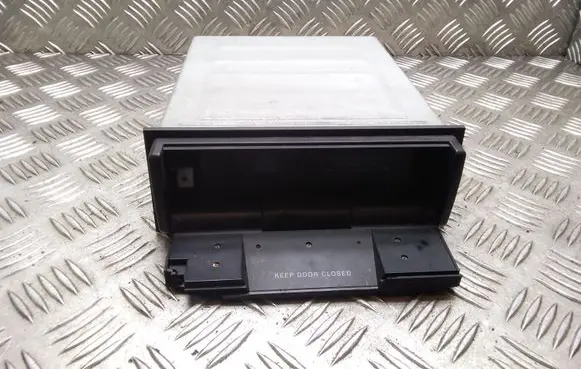Ford Mondeo Mk III CD/DVD changer 1S7F18C830AA