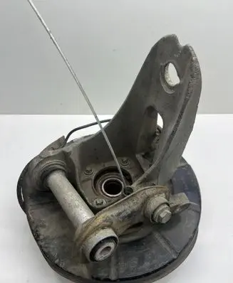 BMW X5 E53 Rear wheel hub spindle/knuckle 33321095239