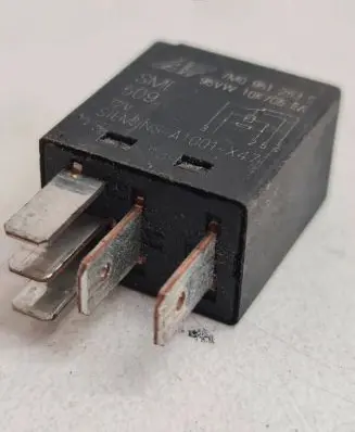 Audi A6 S6 C6 4F Other relay 7M0951253C 95VW10K705EA