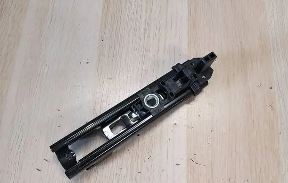 Skoda Yeti (5L) Seat belt height adjuster 3C8857819A
