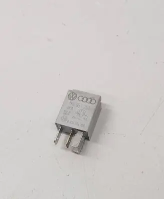 Volkswagen PASSAT B6 Other relay 1K0951253 0332011100