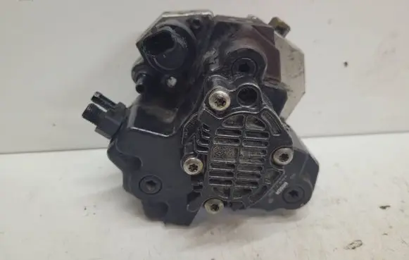 Volvo V70 Fuel injection high pressure pump 8689590 062663 0445010043