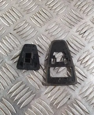 Volvo S60 Rear seatbelt buckle 31462105 31462106