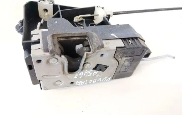 Opel Vectra C Front door lock 13157762gq 13157762