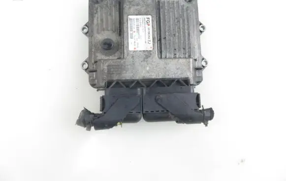 Opel Corsa C Engine control unit/module 7160004905 55196352ZJ