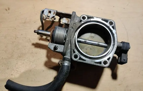 BMW 5 E39 Throttle valve 1433385