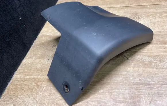 Land Rover Discovery 5 Side skirt front trim HY3216D054AB