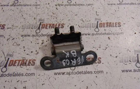 Toyota Verso Tailgate/trunk/boot hinge