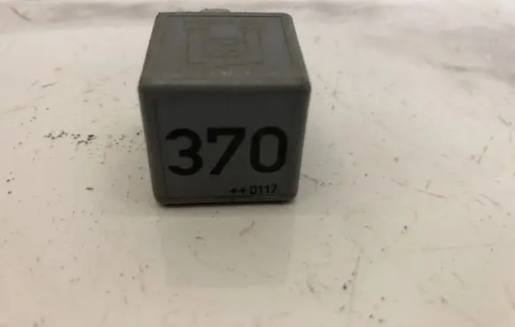 Audi A5 8T 8F Other relay 8D0951253