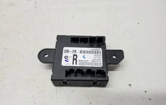 Chrysler Town & Country V Door control unit/module 05026860AE